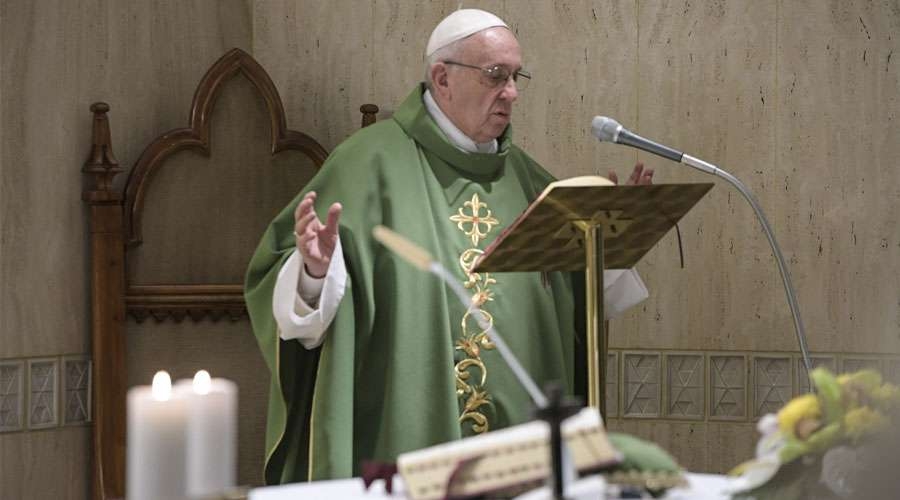 Papa Francisco: «El pueblo de Dios sale adelante gracias a la fuerza de mujeres valientes»