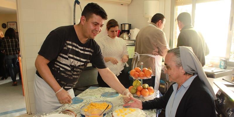 El centro de atenci&oacute;n a personas sin hogar de C&aacute;ritas Madrid celebra una nueva sesi&oacute;n de cinef&oacute;rum