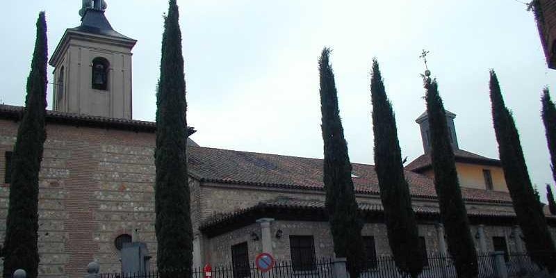 San Miguel Arcángel de Fuencarral recibe la visita pastoral de monseñor Martínez Camino