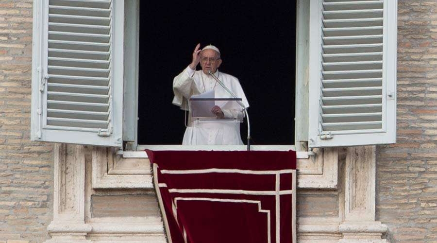 El Santo Padre pide un mundo sin armas nucleares en el que se tutele la dignidad de todos