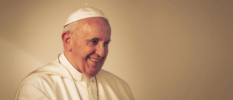 Hozana organiza 11 días de oración por el Papa Francisco