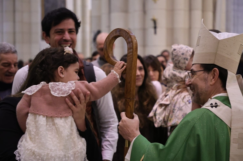 La catedral de la Almudena ha acogido la Presentaci&oacute;n de los ni&ntilde;os a la Virgen: &laquo;Nada de lo que se ha puesto en manos de Dios se ha perdido&raquo;