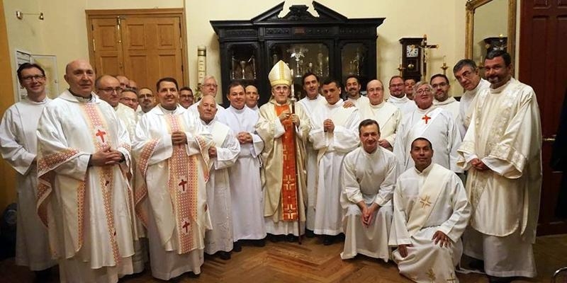 El cardenal Osoro ordena a cuatro nuevos diáconos permanentes este sábado