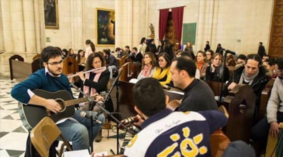 Vigilia de Oración del Arzobispo con jóvenes en la Catedral en el Día del Ayuno Voluntario