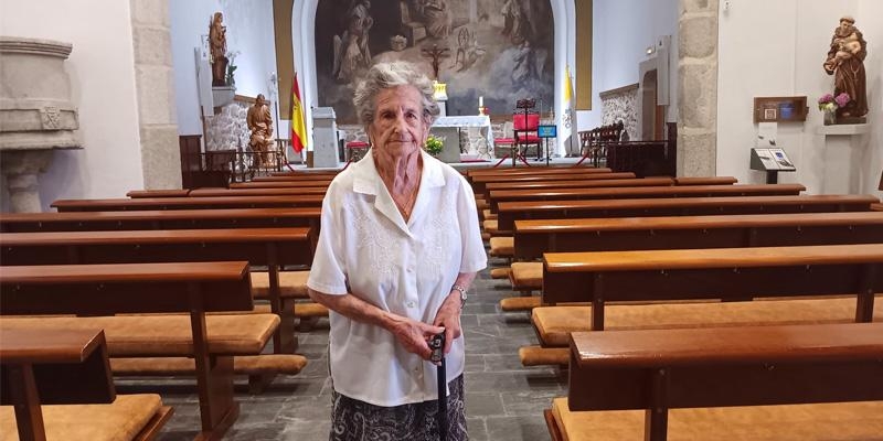 Rosita, vecina de Navacerrada, acaba de cumplir 100 a&ntilde;os y no falta un d&iacute;a a Misa: &laquo;Dios me empuja, porque soy creyente&raquo;