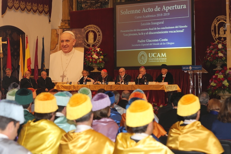 La UCAM abre el curso con el encargo del Papa de la difusi&oacute;n mundial de las ciencias del matrimonio y la familia