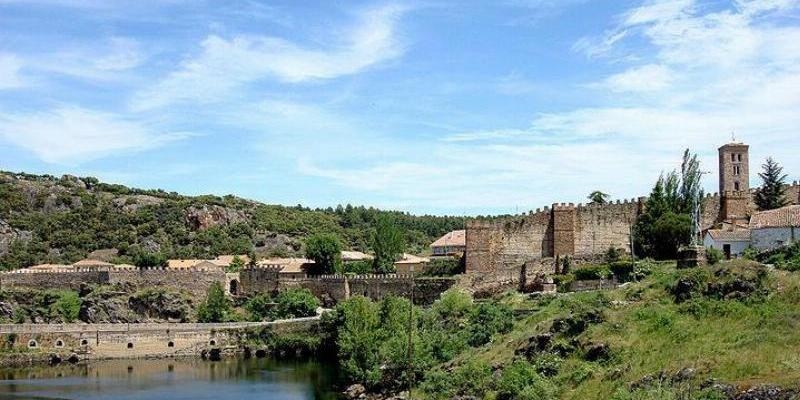 Santa María Soledad Torres Acosta y San Pedro Poveda realiza un campo de trabajo en Gargantilla del Lozoya