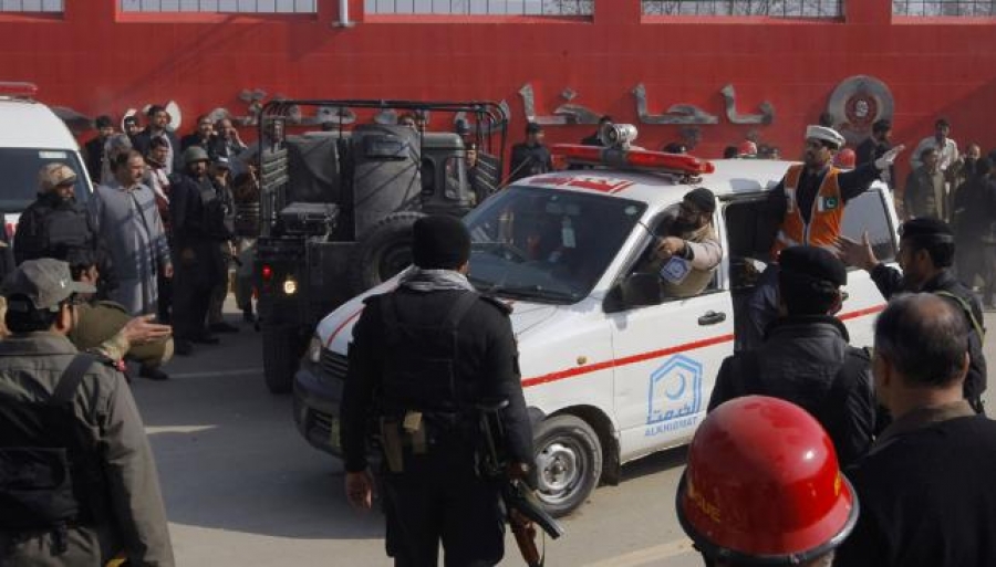 Pakist&aacute;n: ataque talib&aacute;n a una universidad deja decenas de muertos