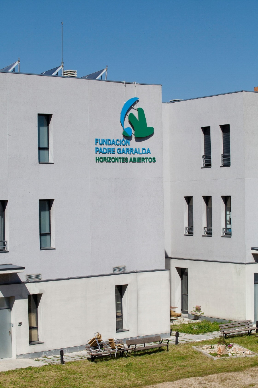 Visita del arzobispo de Madrid a la Fundaci&oacute;n Padre Garralda &ndash; Horizontes Abiertos