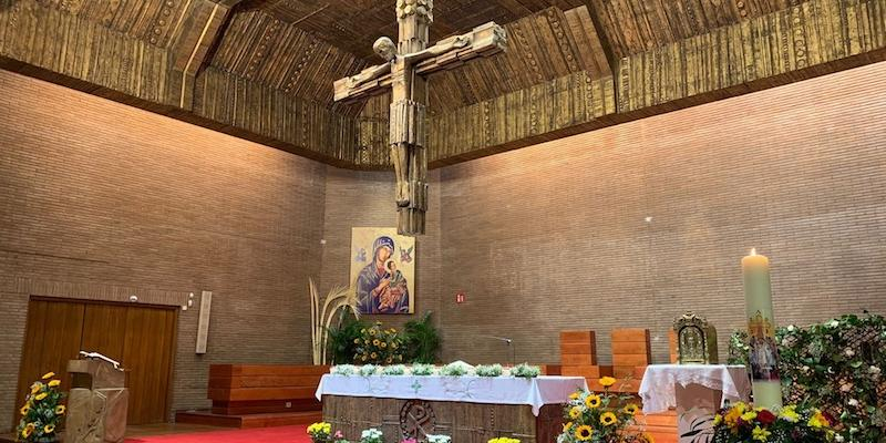 Cristina Inogés Sanz preside en Santísimo Redentor el inicio del camino sinodal de la parroquia