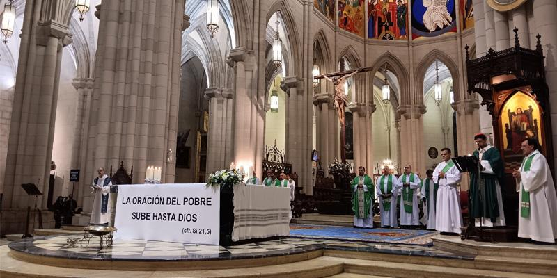 El cardenal José Cobo, en la Misa de la VIII Jornada Mundial de los Pobres: «Sin vosotros no es posible entender el Evangelio»