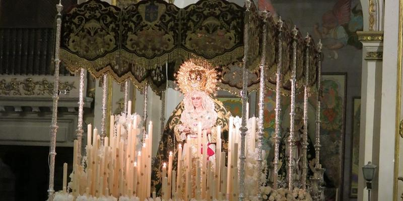 Nuestro Padre Jes&uacute;s del Gran Poder y la Esperanza Macarena procesionan por el centro de Madrid en el Jueves Santo