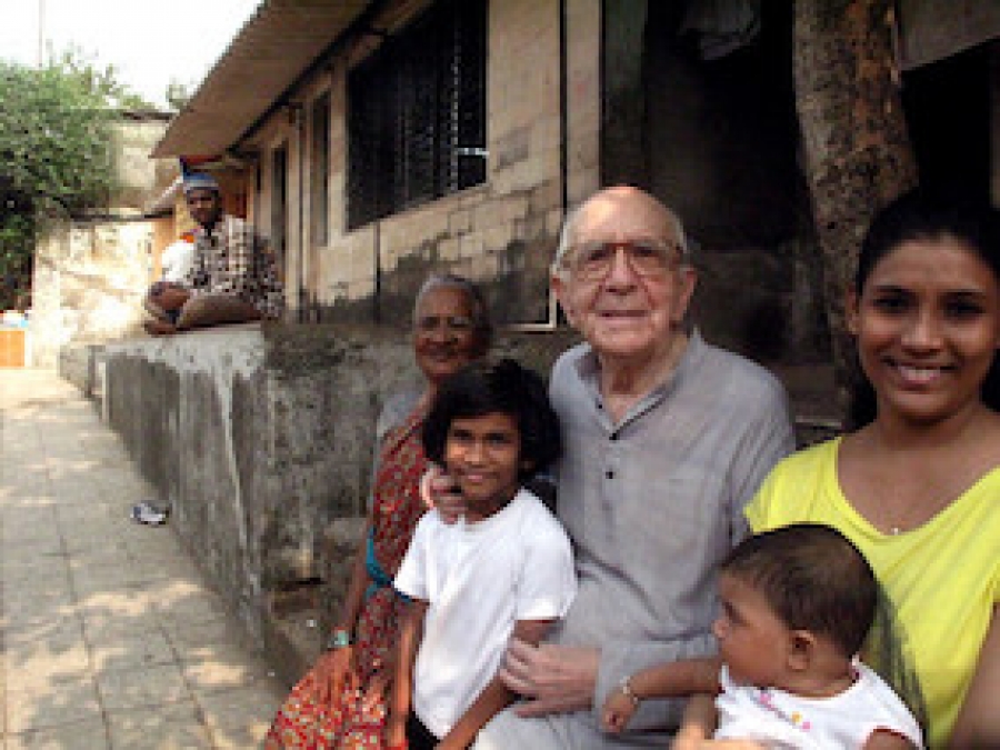 Padre Sopena, misionero jesuita español: 70 años en la India y a la espera de la nacionalidad
