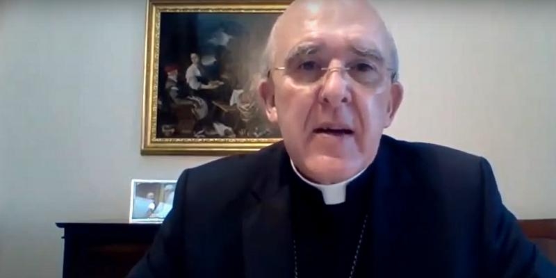 El cardenal Osoro acompaña al cardenal Omella en Nueva Economía: «No sé qué hubiese pasado sin la presencia de la Iglesia»