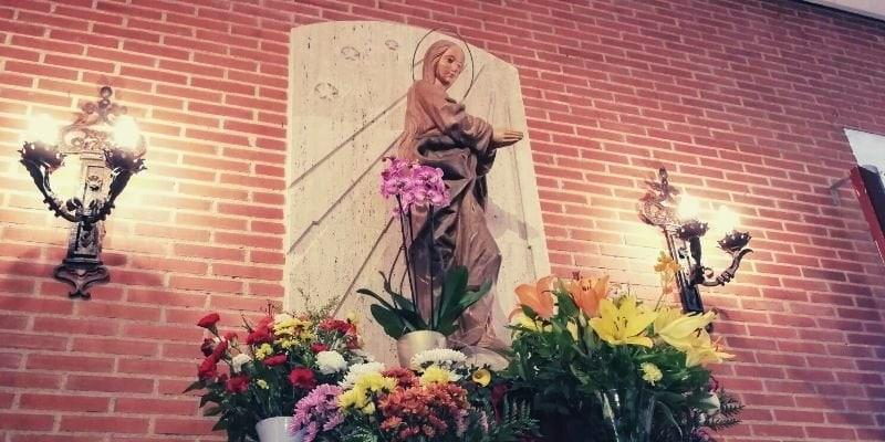 La Presentaci&oacute;n de Nuestra Se&ntilde;ora realiza este domingo una ofrenda floral a la Virgen