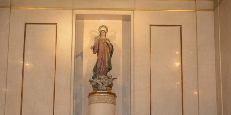 El padre Justino Mart&iacute;nez preside en Inmaculado Coraz&oacute;n de Mar&iacute;a la Misa solemne en honor a la titular de la parroquia