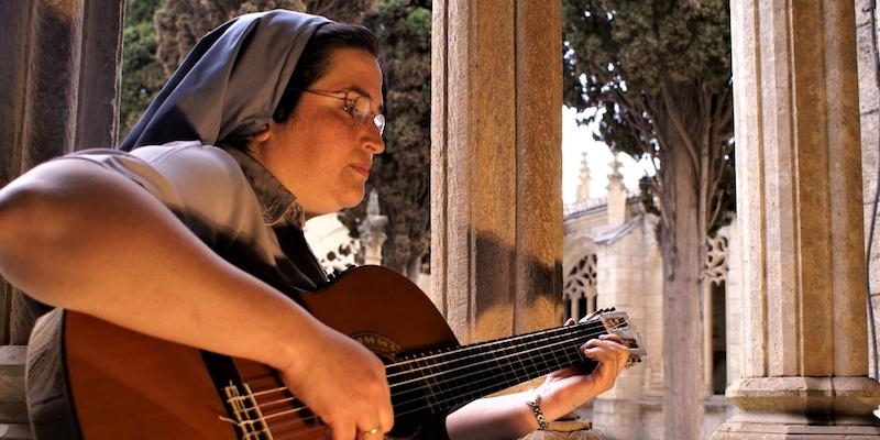 La basílica de la Milagrosa ofrece un concierto oración de la hermana Glenda