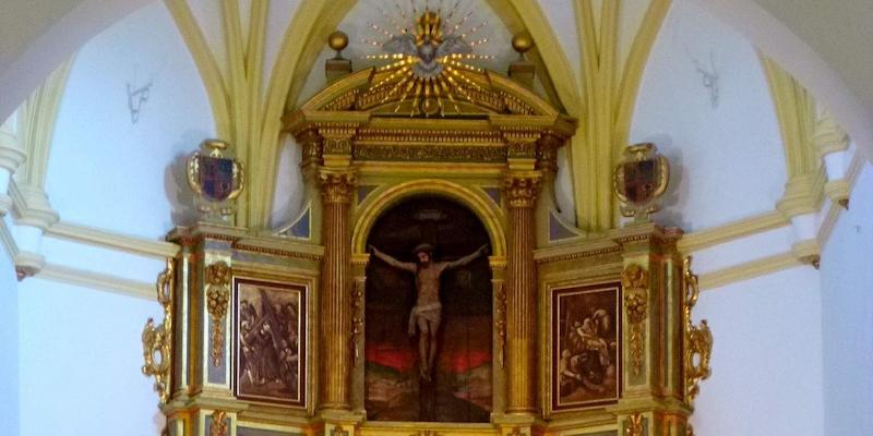 Juan Carlos Merino administra el sacramento de la Confirmación en San Miguel Arcángel de Las Rozas