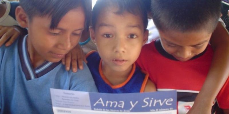 Los Siervos de Jes&uacute;s renuevan el bolet&iacute;n Ama y Sirve