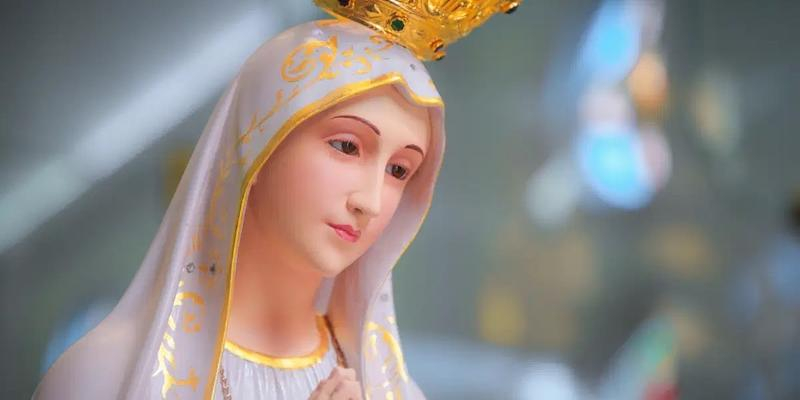 La Virgen de F&aacute;tima recorre las calles del barrio de Prosperidad en su festividad lit&uacute;rgica