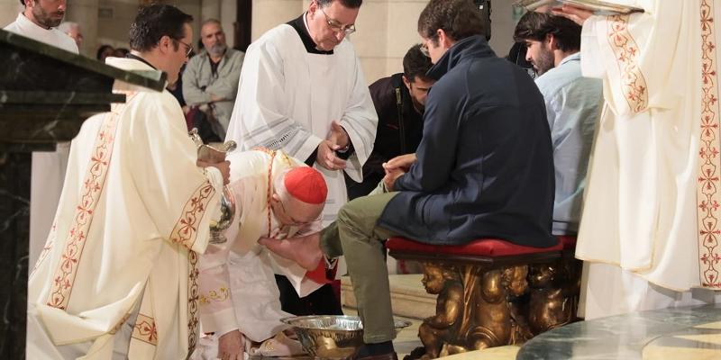 Cardenal Osoro en Jueves Santo: «¿Dejarás que hoy a ti te limpie los pies el Señor?»