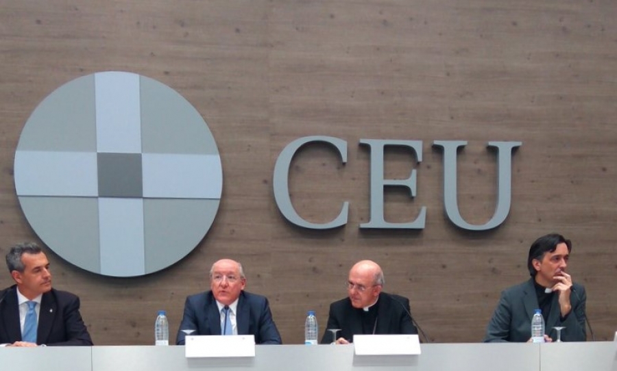 Monse&ntilde;or Osoro visita la Univesidad CEU San Pablo