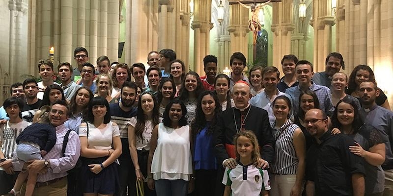 El cardenal Osoro se reúne con los coordinadores de Juventud de la diócesis en San Juan de la Cruz