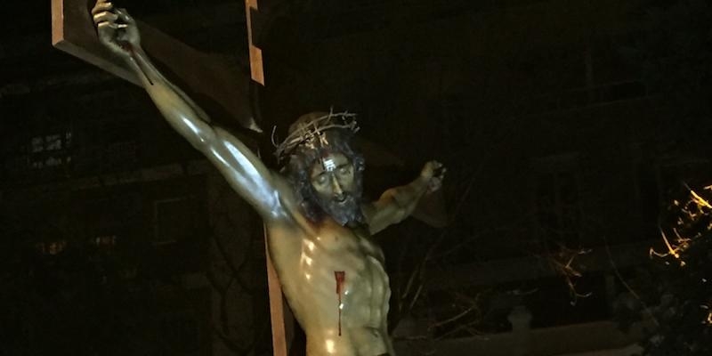 El Cristo de la Misericordia sale a la plaza de la Prosperidad en el Mi&eacute;rcoles de Ceniza