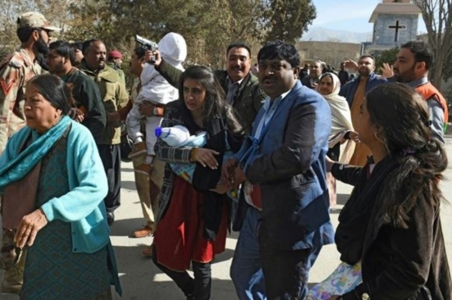 Estado Islámico ataca iglesia a una semana de Navidad en Pakistán