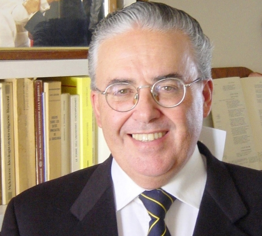 Guzm&aacute;n Carriquiry: el Papa propone la belleza de la familia ante colonizaciones ideol&oacute;gicas