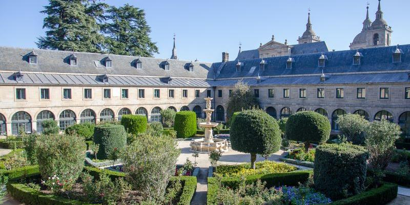 Juan Carlos Merino preside un encuentro de miembros de consejos pastorales del arciprestazgo de El Escorial
