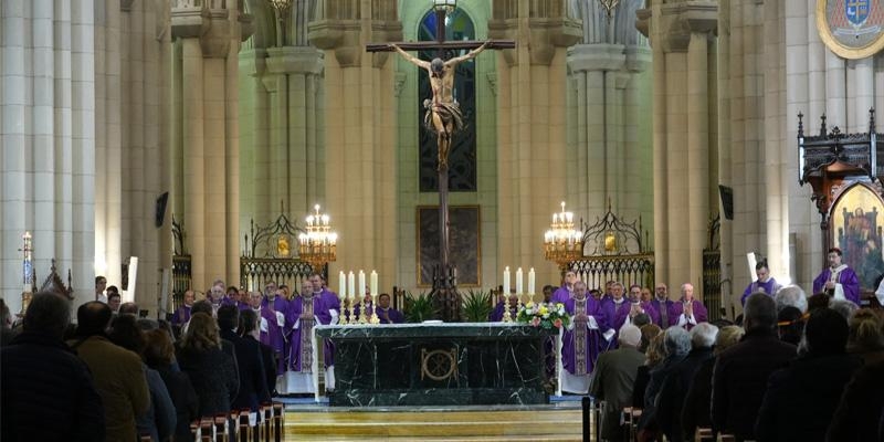 El cardenal Cobo, a los familiares de los fallecidos en el accidente ferroviario de Adamuz: &laquo;No est&aacute;is solos; la Iglesia camina con vosotros&raquo;