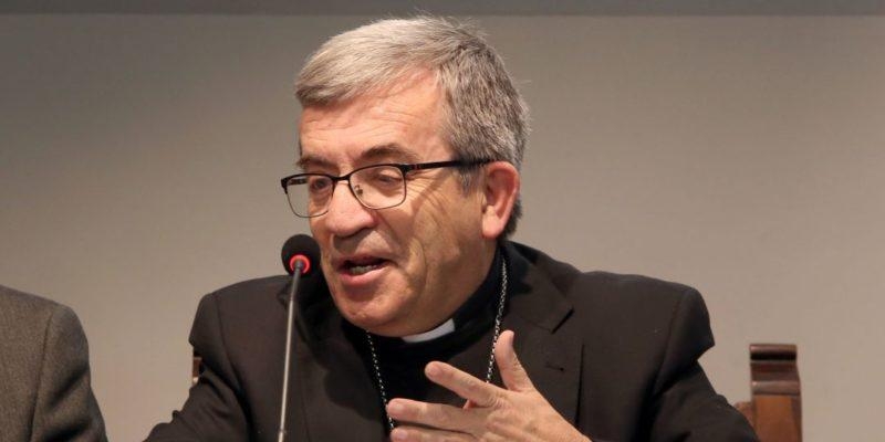 Los j&oacute;venes entrevistan a monse&ntilde;or Luis Arg&uuml;ello, secretario general de la CEE