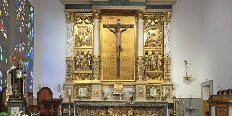 Nuestra Se&ntilde;ora del Carmen de Pozuelo honra a la Virgen del Pilar con un rosario de la aurora