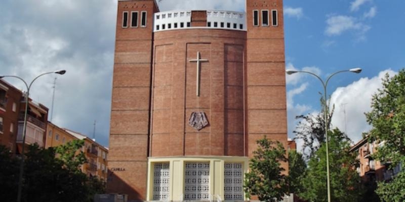 El arzobispo inaugura en Santa María Micaela y San Enrique la visita pastoral a la Vicaría VIII