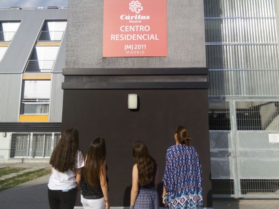 El centro residencial JMJ 2011 acoge una Eucarist&iacute;a presidida por el vicario episcopal de la II