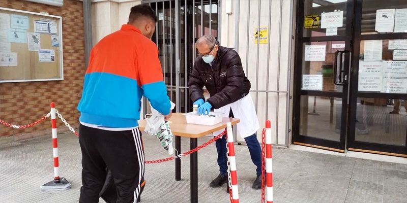 El Centro de Integración Social Santiago Masarnau ofrece comida caliente a 250 personas al día