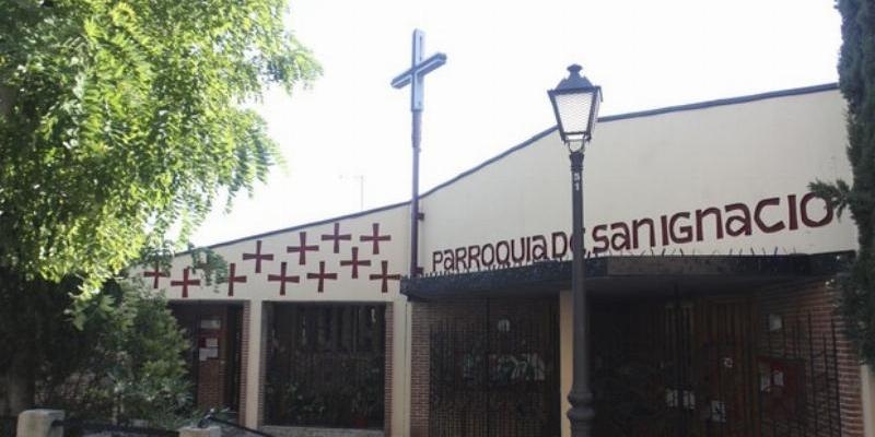 Los voluntarios de Cáritas del arciprestazgo Nuestra Señora de las Victorias se reúnen en San Ignacio de Loyola