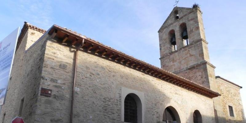 El Cristo de la Piedad recorre las calles de Montejo de la Sierra en el Mi&eacute;rcoles Santo al encuentro de la Soledad