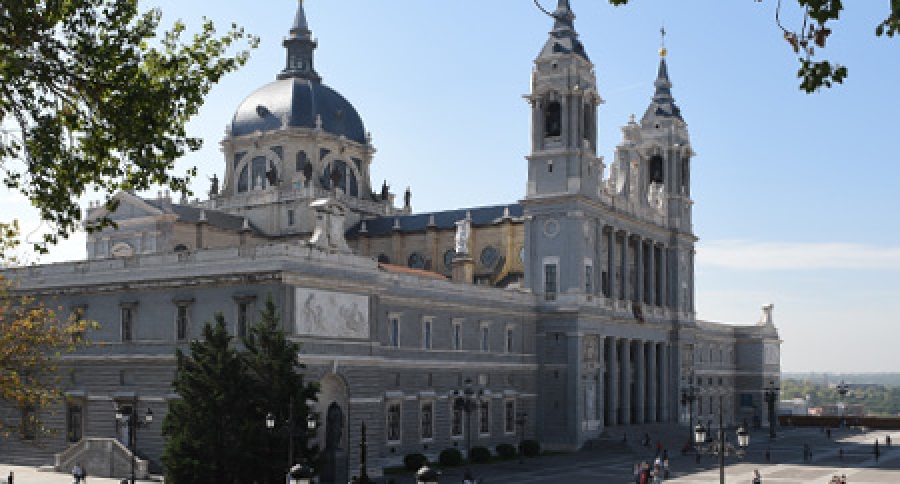 Funeral por los Obispos difuntos de Madrid en la Catedral de la Almudena