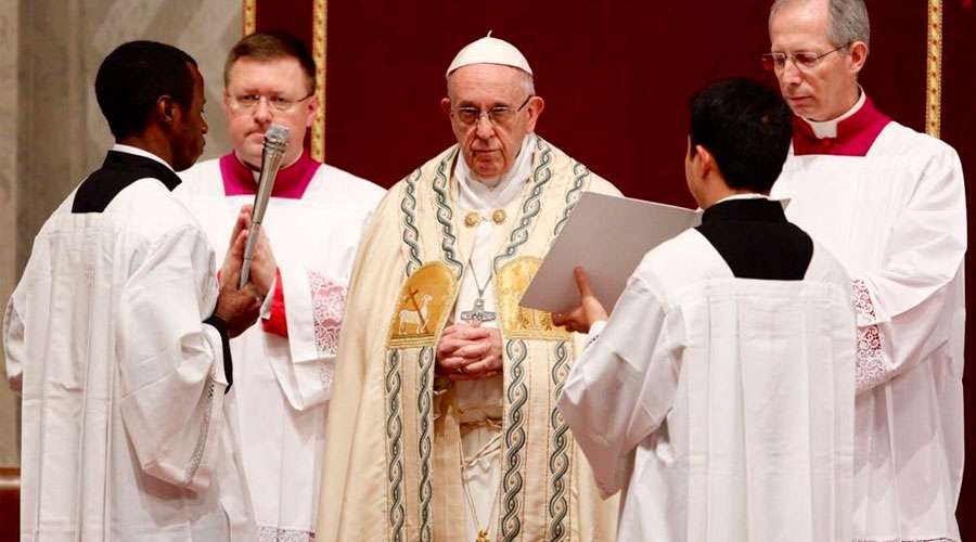 Papa Francisco: Por medio de la Virgen María llegó la plenitud de los tiempos