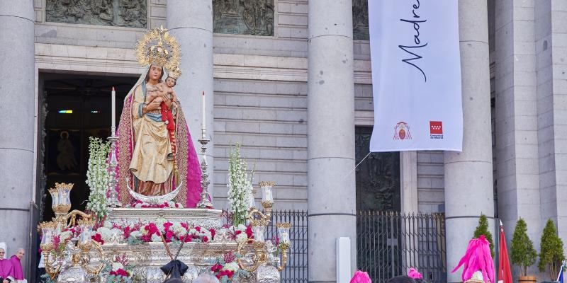 "Alcemos juntos la mirada", lema de los actos en honor a la patrona de Madrid, la Virgen de la Almudena