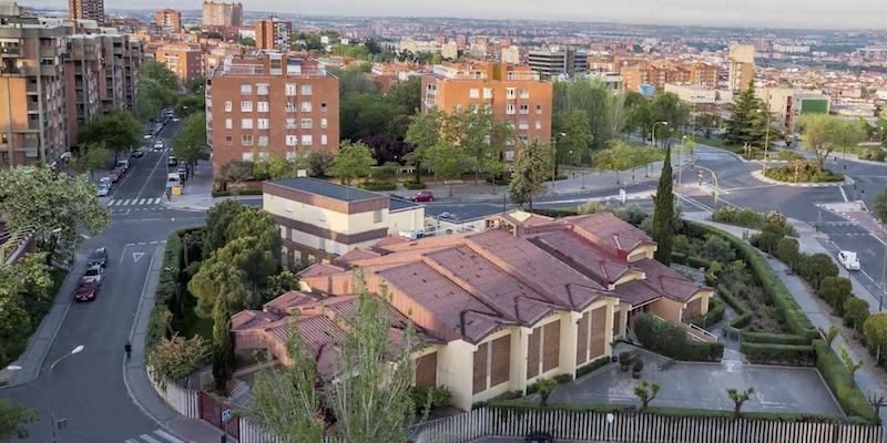 San Alberto Magno de Vallecas recibe la visita pastoral de monseñor Juan Antonio Martínez Camino