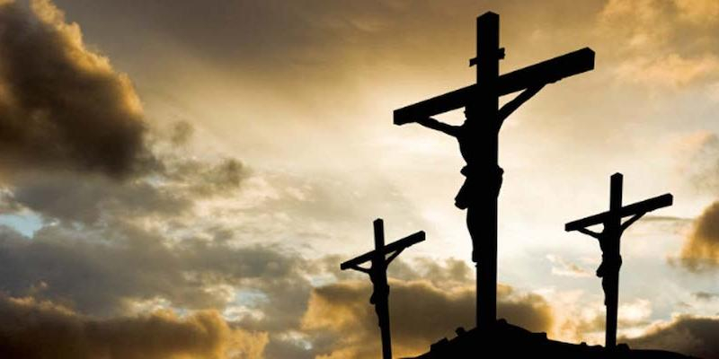 Nuestra Se&ntilde;ora de los Arroyos de El Escorial reza el rosario de la Divina Misericordia en el Viernes Santo