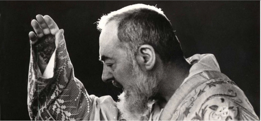 El grupo de oraci&oacute;n del Padre P&iacute;o se re&uacute;ne los primeros lunes de mes en Nuestra Se&ntilde;ora de los Arroyos de El Escorial