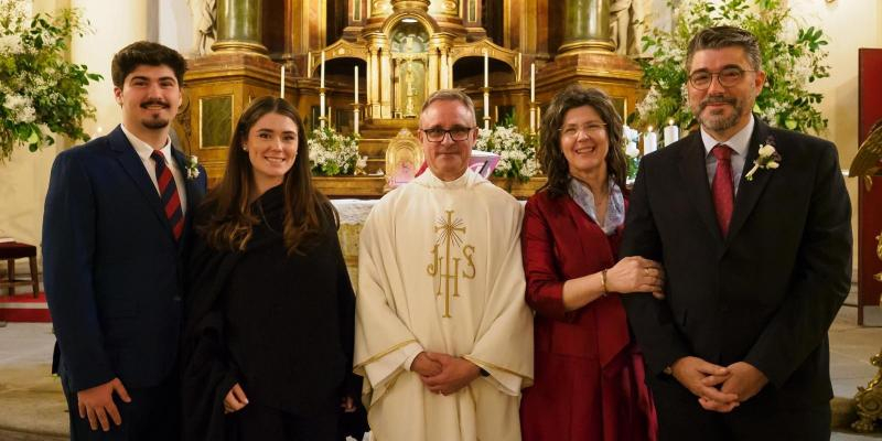 Laura y Marcelino celebran en la Catedral sus bodas de plata: «El gran amor que nos tenemos ha sido una de las razones que nos ha sostenido»