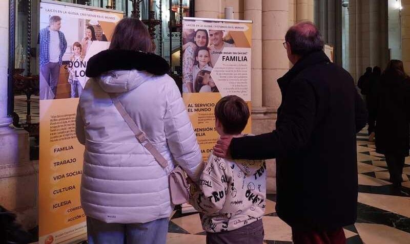 La catedral de la Almudena acoge la exposici&oacute;n itinerante &ldquo;Laicos en la Iglesia, cristianos en el mundo", una iniciativa de Acci&oacute;n Cat&oacute;lica General de Madrid