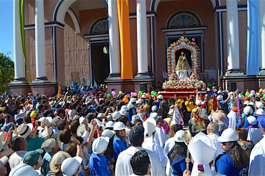 Chile: masiva procesi&oacute;n de Nuestra Se&ntilde;ora del Rosario en Andacollo