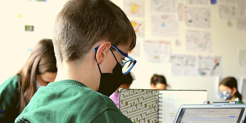 La Escuela de Padres San Ignacio de Torrelodones ofrece una reflexi&oacute;n sobre los dispositivos y las redes sociales