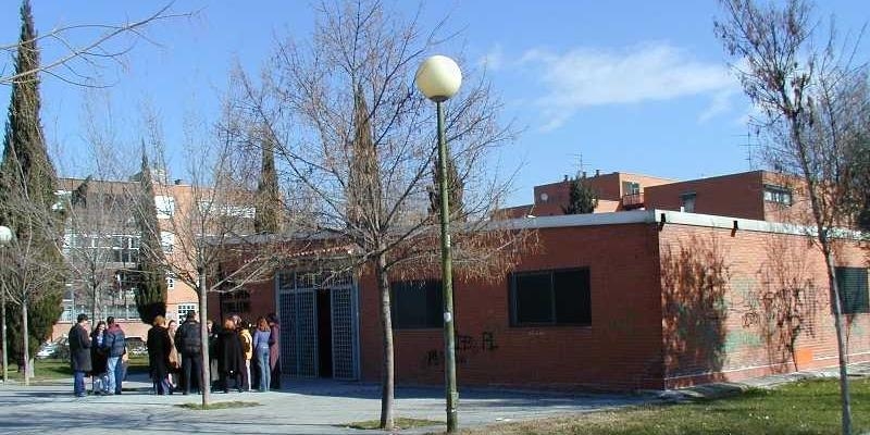 El vicario episcopal de la V presenta al p&aacute;rroco de San Sim&oacute;n y San Judas, en Orcasur